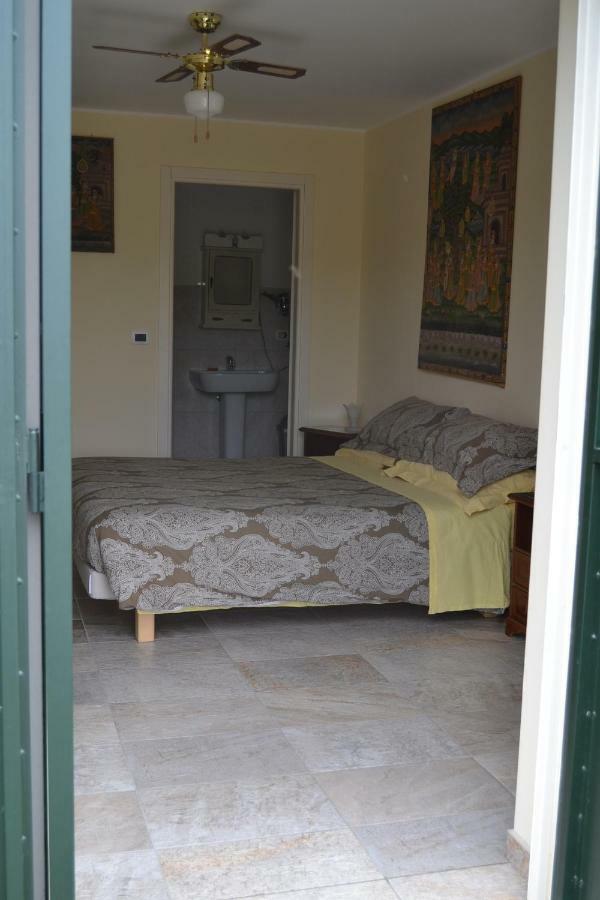Bed and Breakfast Joie De Vivre Calice Ligure Екстер'єр фото